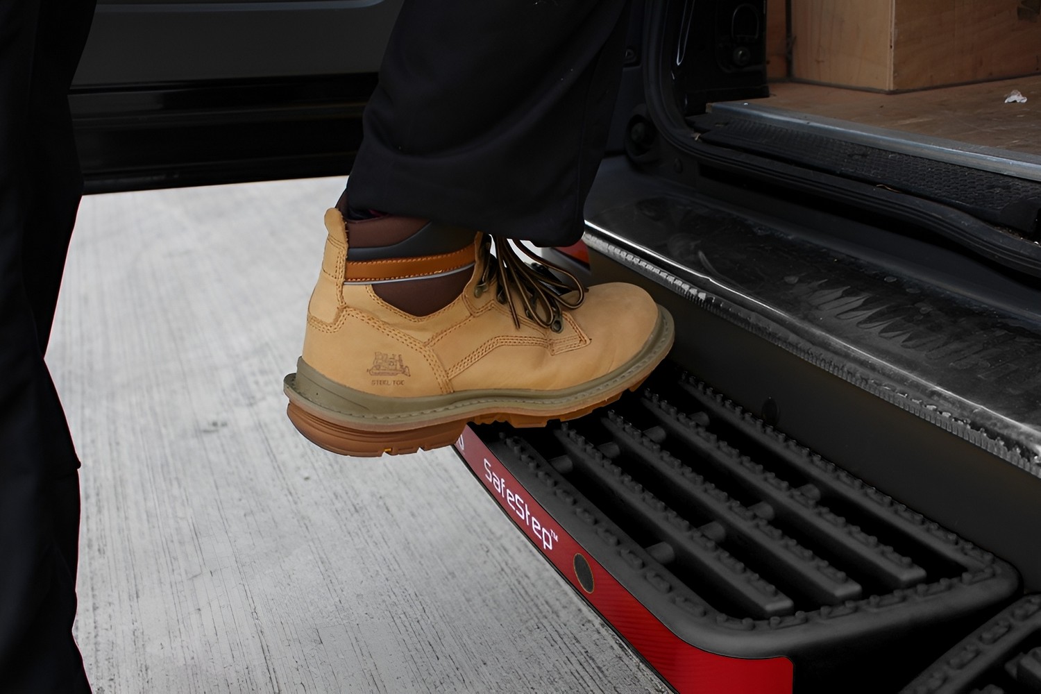 Example-accessstep-2pcs-black-3.jpg Example-accessstep-2pcs-black-3.jpg