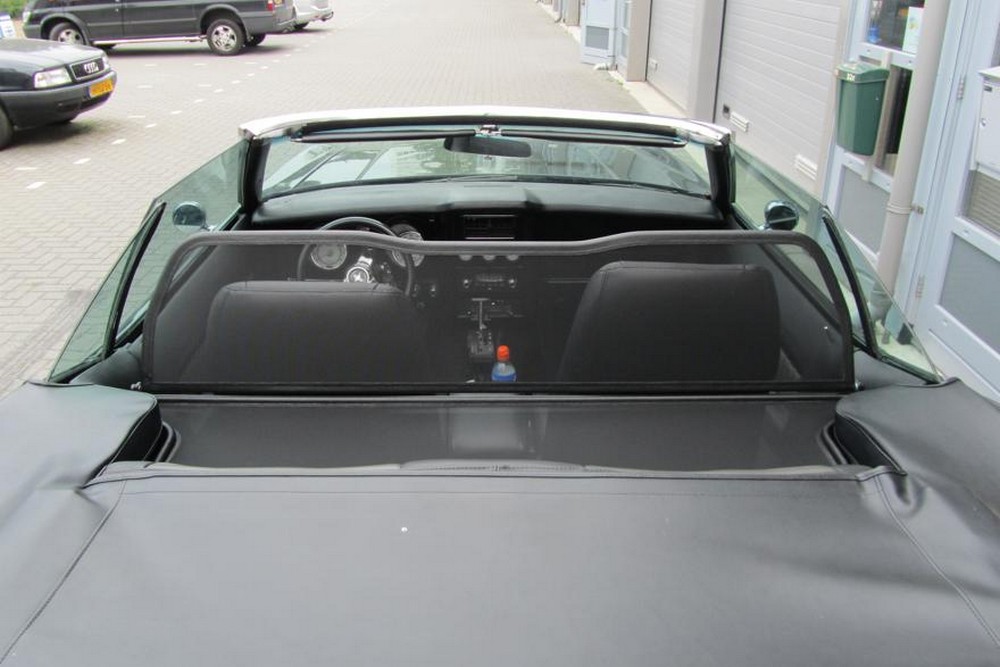 FOR1MUSTCD Cabriolet wind deflector Ford Mustang I 1971-1973 Black (3)
