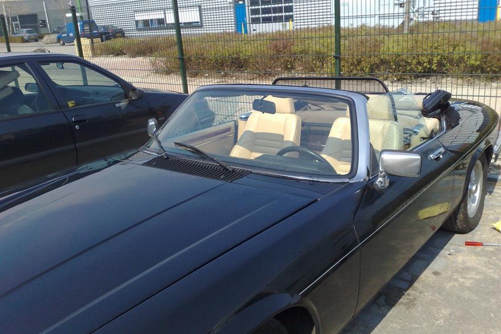 JAG1XJSCD Cabriolet wind deflector Jaguar XJS 1991-1996 Black (8)