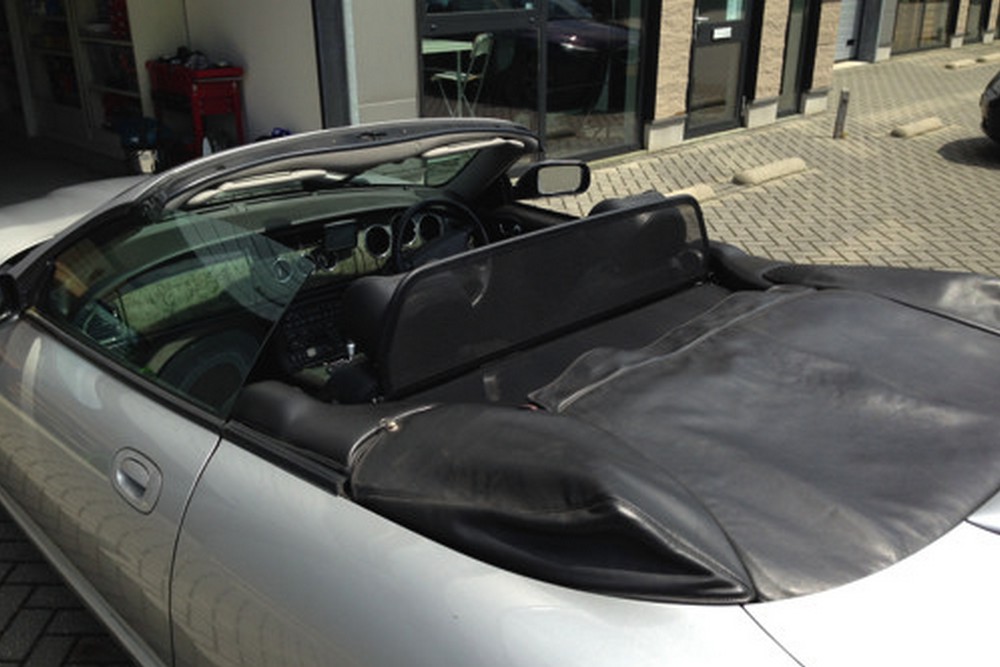 JAG1XKCD Cabriolet wind deflector Jaguar XK - XKR (X100) 1996-2006 Black (7)