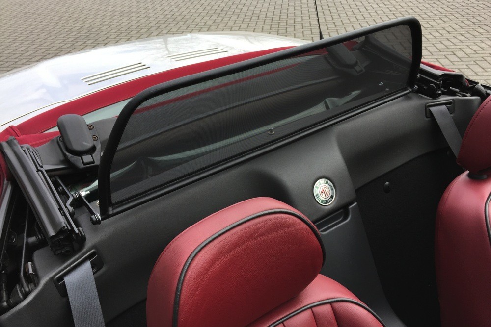 MG1FCD Cabriolet wind deflector MG F 1995-2001 Black (8)