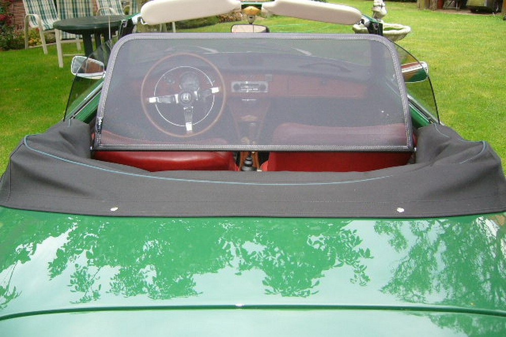 VW1KARCD Cabriolet wind deflector Volkswagen Karmann Ghia 1962-1969 Black (3)