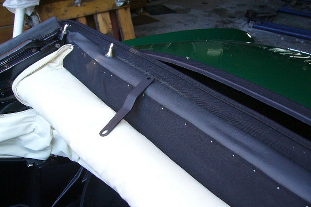 VW1KARCD Cabriolet wind deflector Volkswagen Karmann Ghia 1962-1969 Black (6)