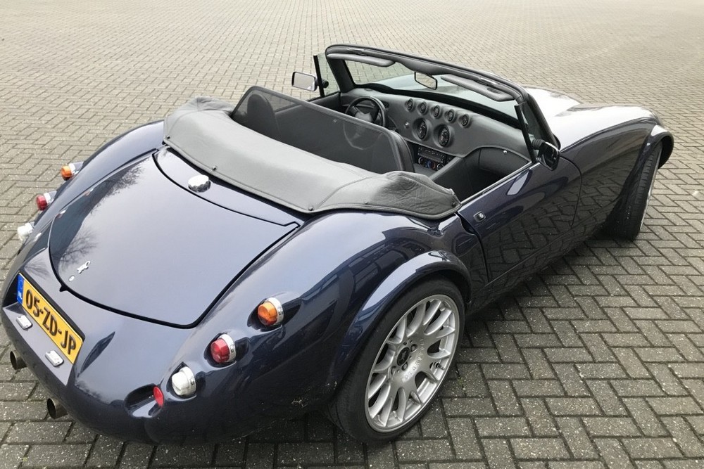 WIE3MF30CD Cabriolet wind deflector Wiesmann Roadster (MF4) 2003-present Black (5)