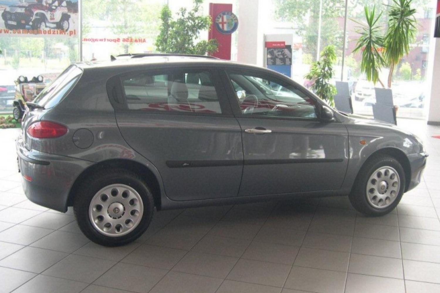 Seitenschutzleisten Alfa Romeo 147 | CarParts-Expert