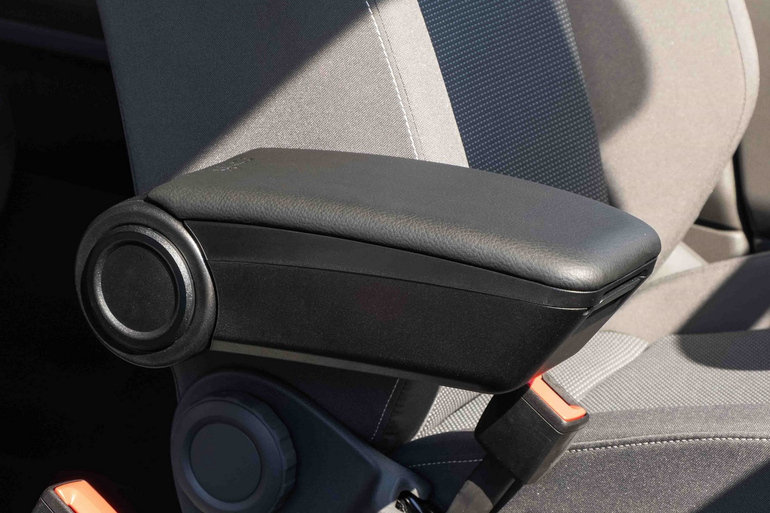Apoyabrazos compatible con Renault Clio V 2019-2026 5 puertas hatchback Armster 3 SM piel vegana Apoyabrazos compatible con Renault Clio V 2019-2026 5 puertas hatchback Armster 3 SM piel vegana