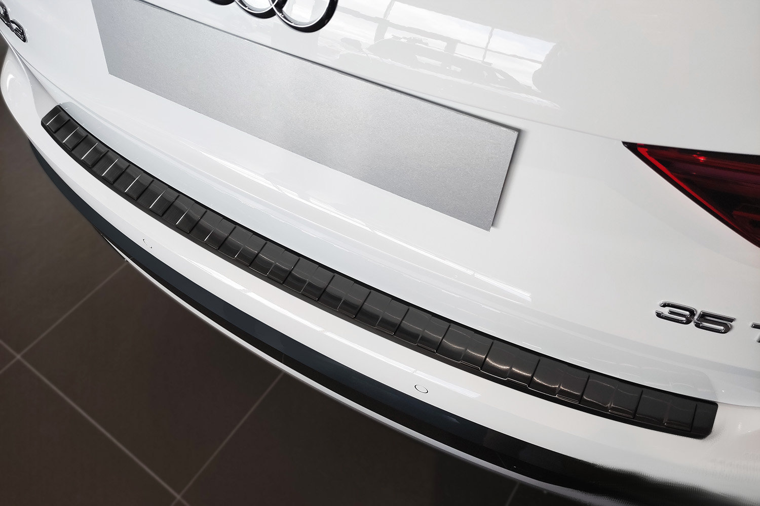 Ladekantenschutz passend für Audi Q3 (F3) 2018-heute Edelstahl gebürstet anthrazit