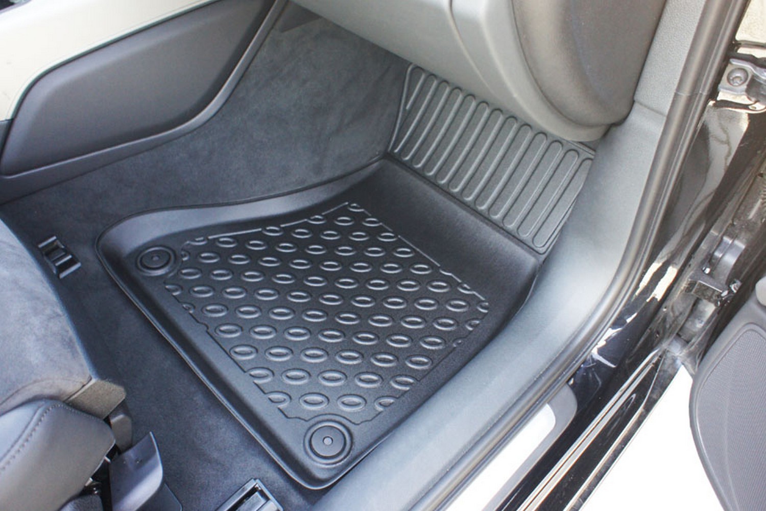 Car mats suitable for Audi A6 (C7) 2011-2018 4-door saloon Cool Liner PE/TPE rubber (AUD1A6FM-C) (4) Car mats suitable for Audi A6 (C7) 2011-2018 4-door saloon Cool Liner PE/TPE rubber (AUD1A6FM-C) (4)