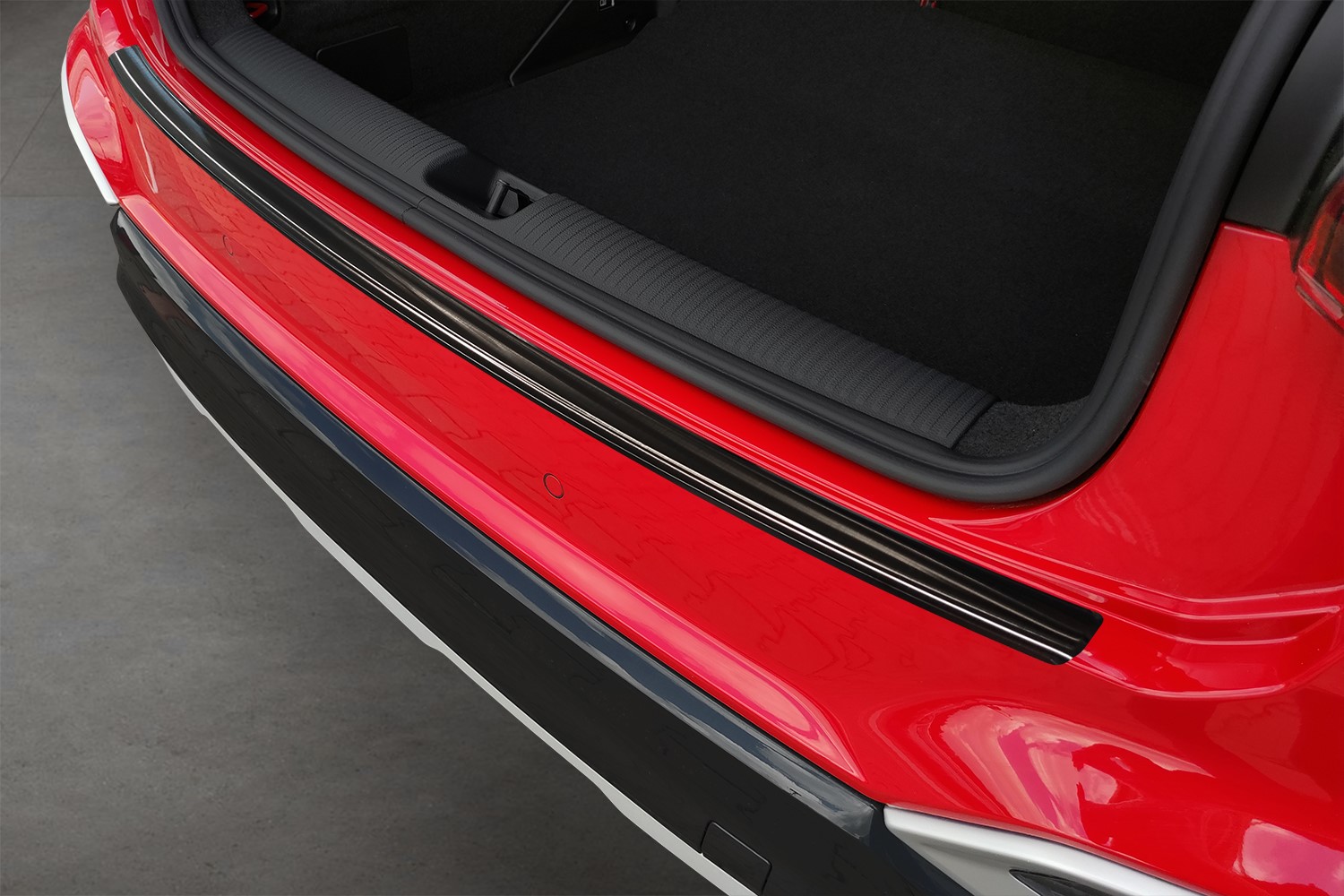 Protection de seuil de coffre Audi Q2 (GA) 2020-présent acier inox brossé anthracite