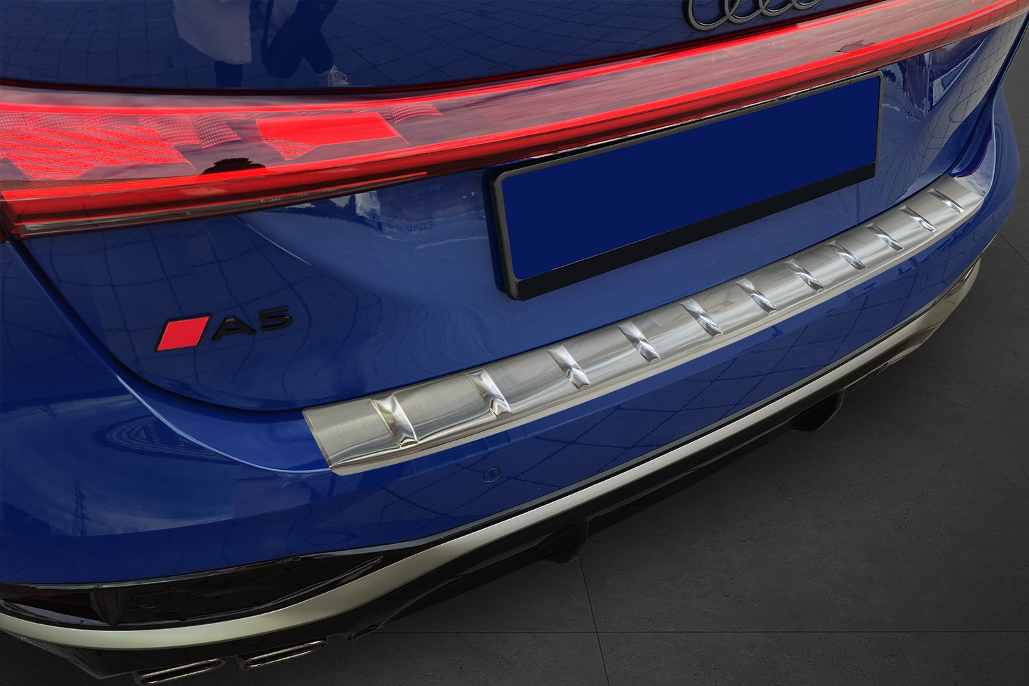 Rear bumper protector suitable for Audi A5 Avant (FU) 2024-present 5-door hatchback stainless steel brushed Rear bumper protector suitable for Audi A5 Avant (FU) 2024-present 5-door hatchback stainless steel brushed