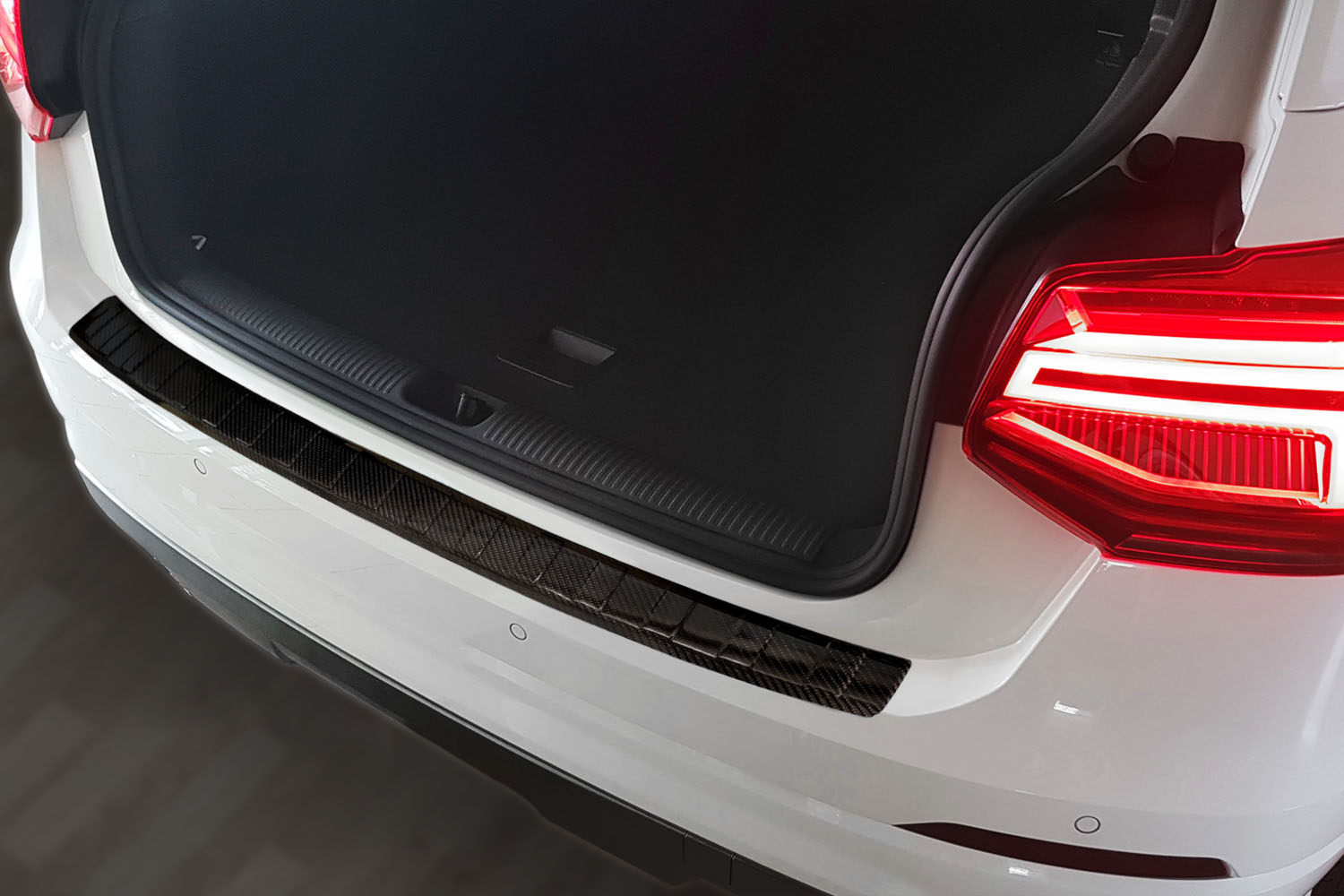 Protection de seuil de coffre Audi Q2 (GA) 2016-2020 carbone
