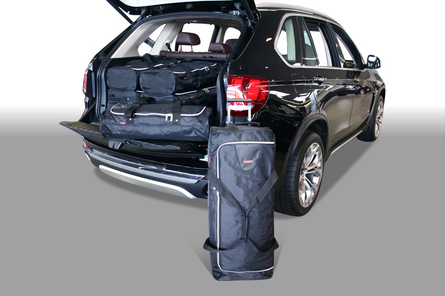 Travel bag set suitable for BMW X5 (F15) 2013-2018