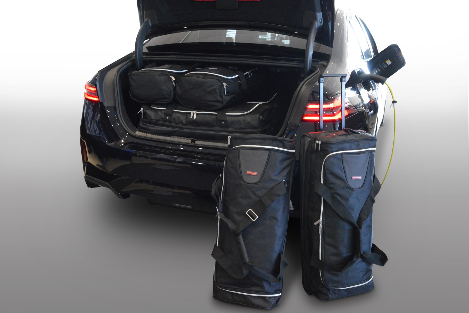 Set de sacs de voyage convient à BMW i5 (G60) 2023-présent 4 portes tricorps