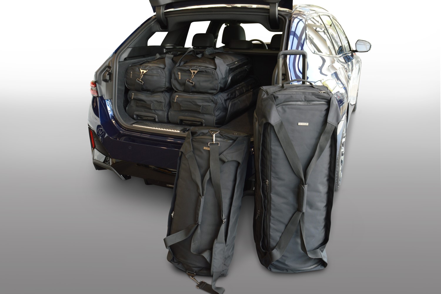 Travel bag set suitable for BMW i5 Touring (G61) 2024-present wagon Pro.Line