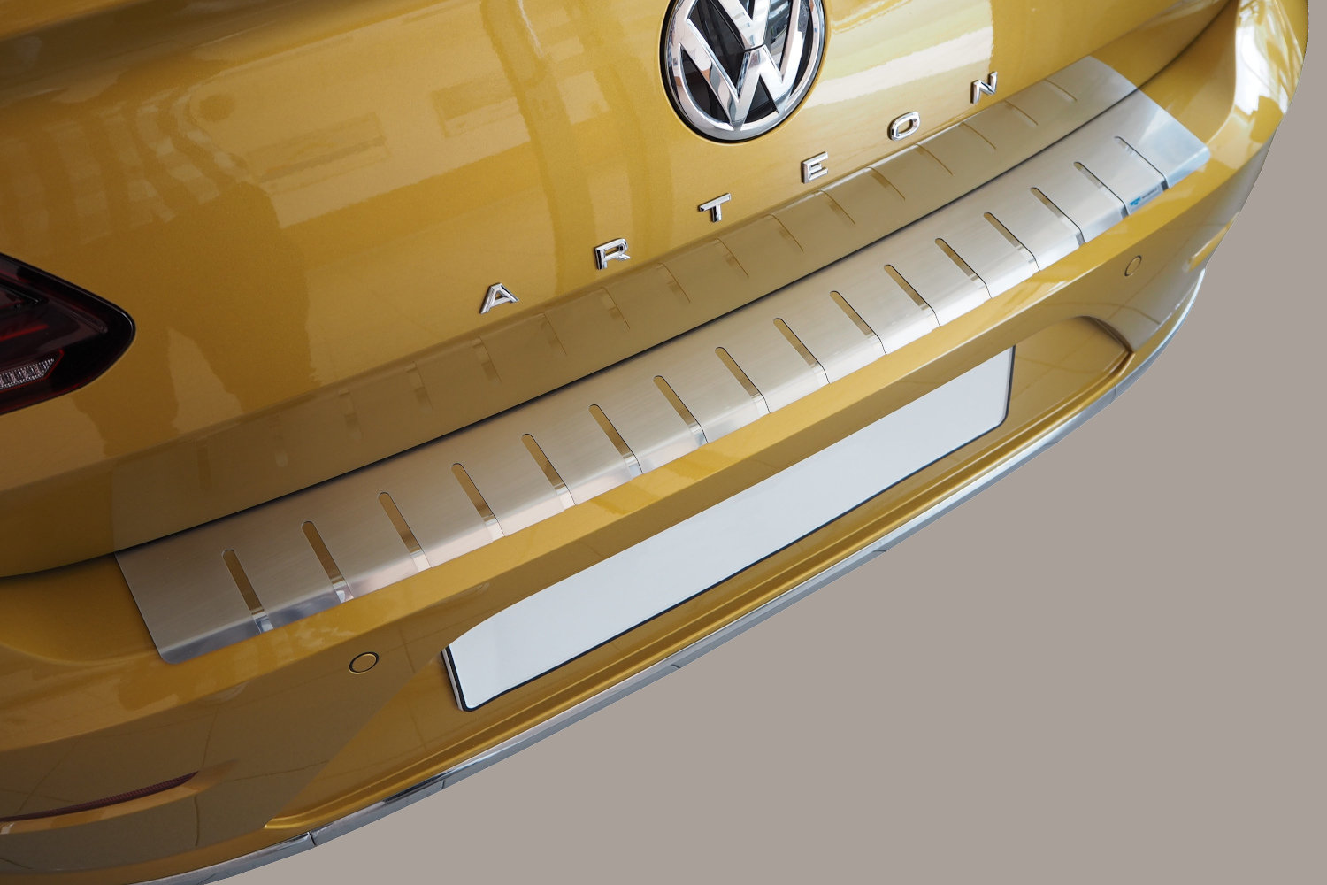 Protection de seuil de coffre Volkswagen Golf VIII (CD) 2020-présent 5 portes bicorps acier inox brossé