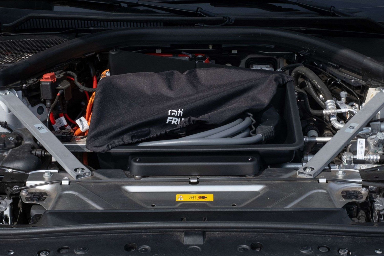 Frunk-Wanne passend für BMW i4 (G26) 4-Türer Limousine 2021-heute Frunk-Wanne passend für BMW i4 (G26) 4-Türer Limousine 2021-heute