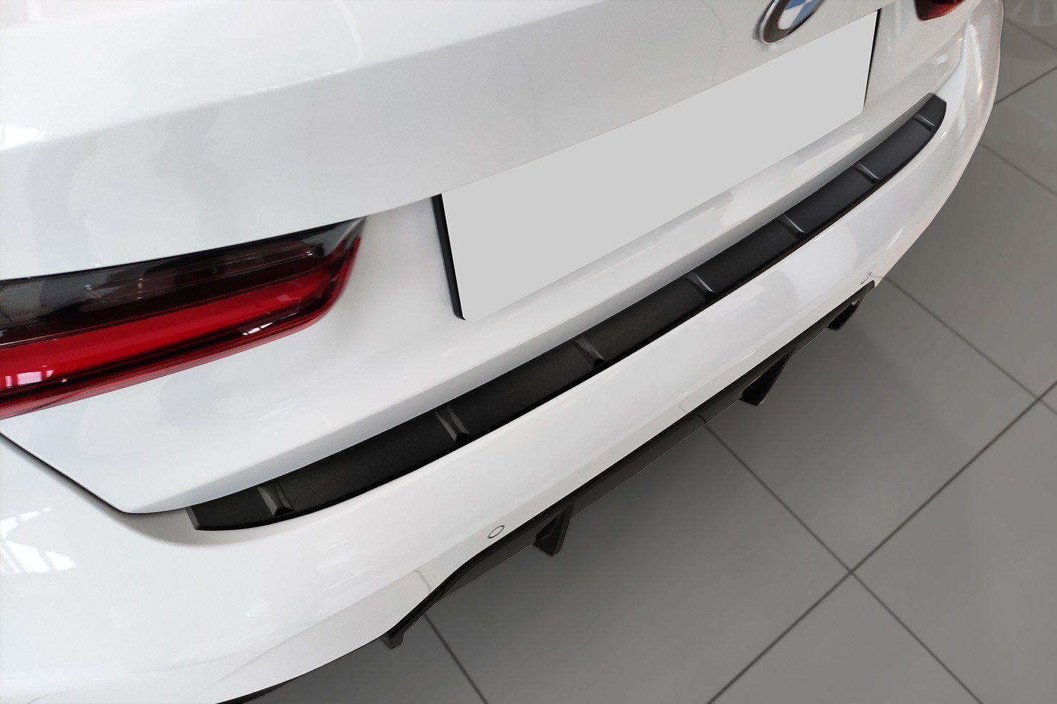 Protection de seuil de coffre convient à BMW Série 3 (G20) 2019-2022 4 portes tricorps acier inox noir mat