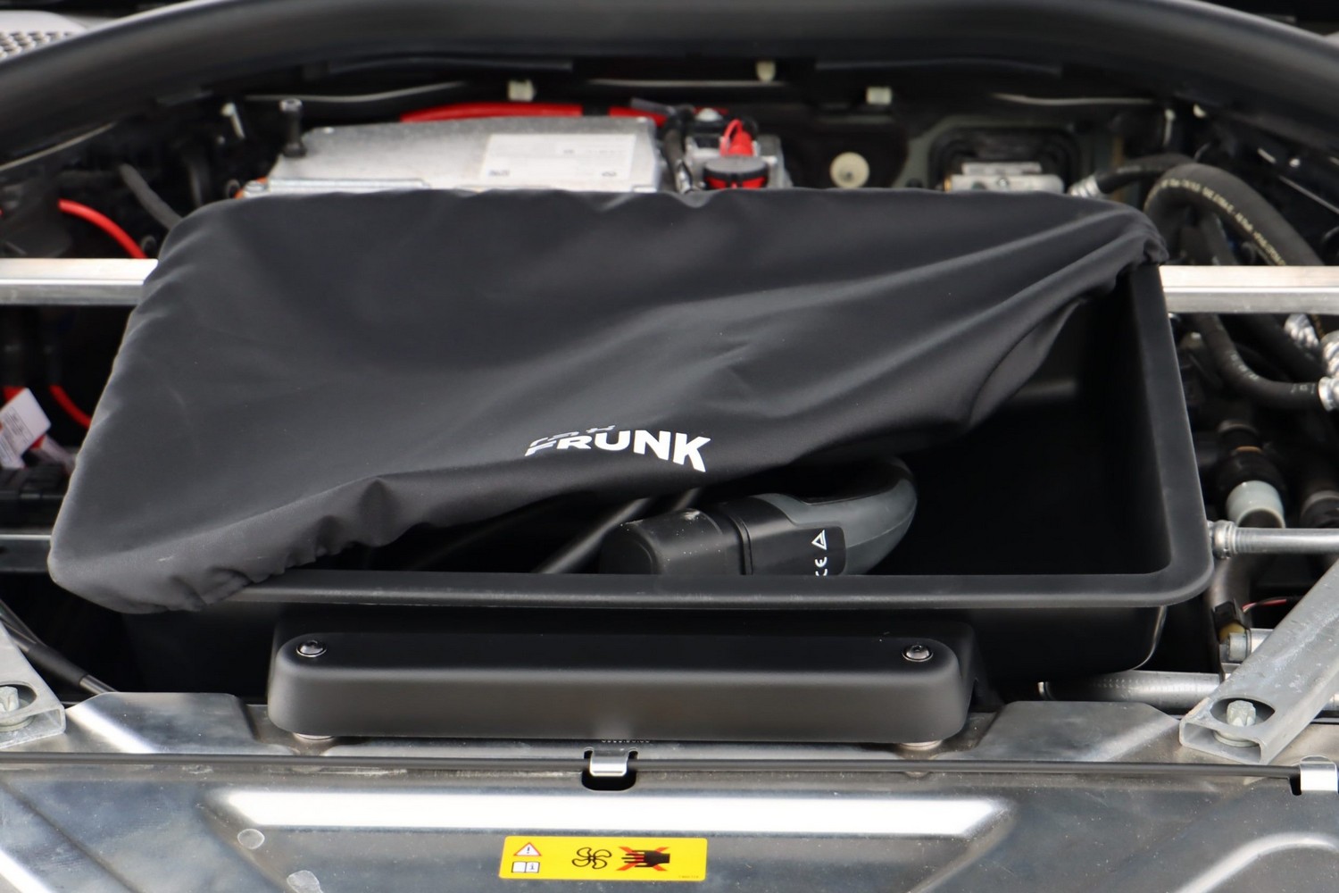 Frunk-Wanne passend für BMW i4 (G26) 4-Türer Limousine 2021-heute Frunk-Wanne passend für BMW i4 (G26) 4-Türer Limousine 2021-heute