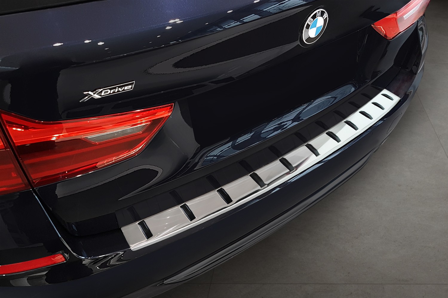 Protection de seuil de coffre BMW Série 5 Touring (G31) acier inox  anthracite
