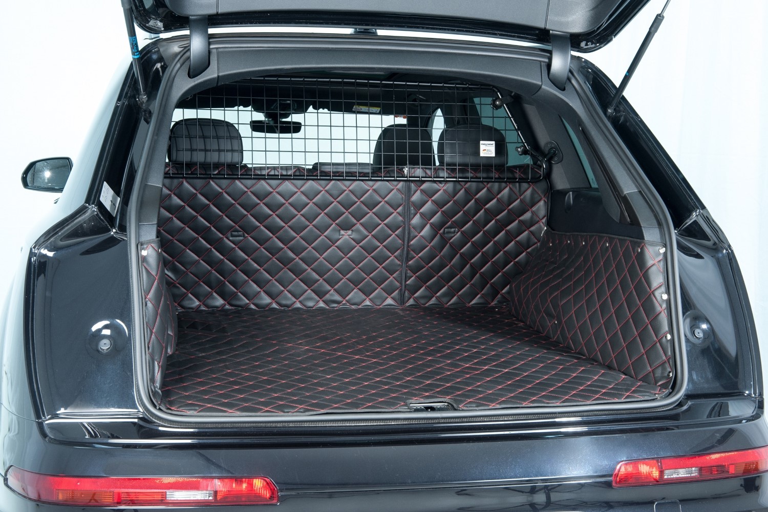 Housse de protection de coffre Audi A4 Avant (B9) 2015-présent break Kleinmetall Starliner Deluxe - coutures rouges