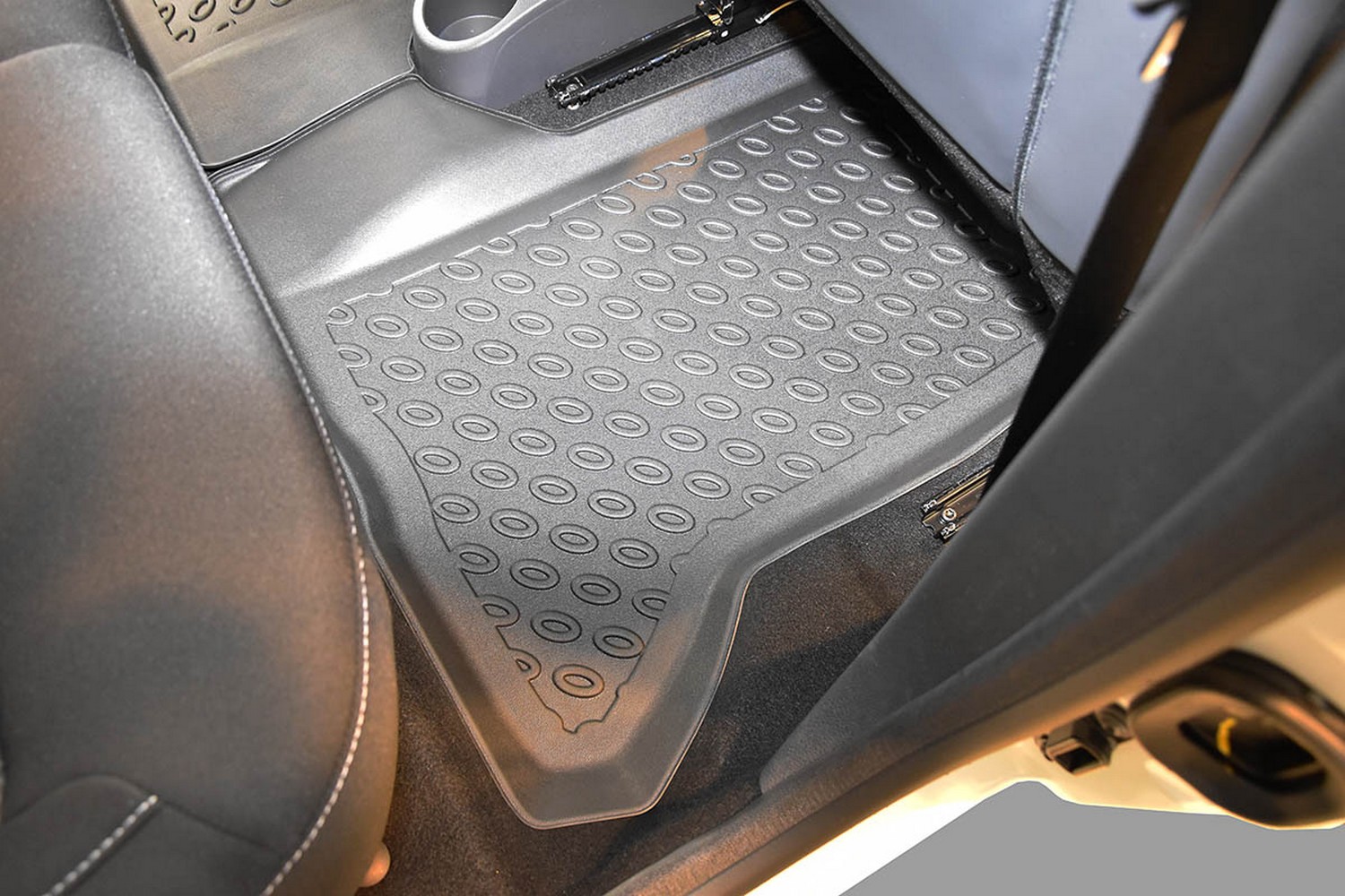 Car mats suitable for Dacia Dokker 2012-2021 Cool Liner PE/TPE rubber (DAC1DOFM-C) (5) Car mats suitable for Dacia Dokker 2012-2021 Cool Liner PE/TPE rubber (DAC1DOFM-C) (5)