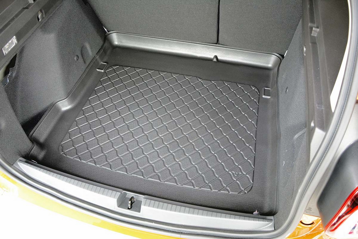 Boot mat suitable for Dacia Duster II 2018-2024 Guardliner anti slip PE/TPE rubber (DAC3DUTM-G) (3) Boot mat suitable for Dacia Duster II 2018-2024 Guardliner anti slip PE/TPE rubber (DAC3DUTM-G) (3)