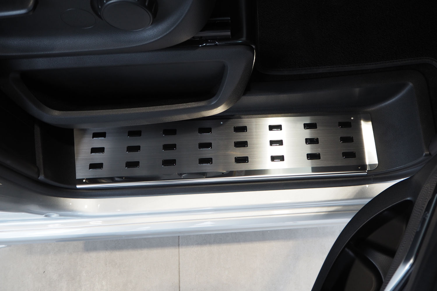 Seuils de portes intérieure convient à Renault Trafic II 2001-2014 acier inox brossé - portes avant