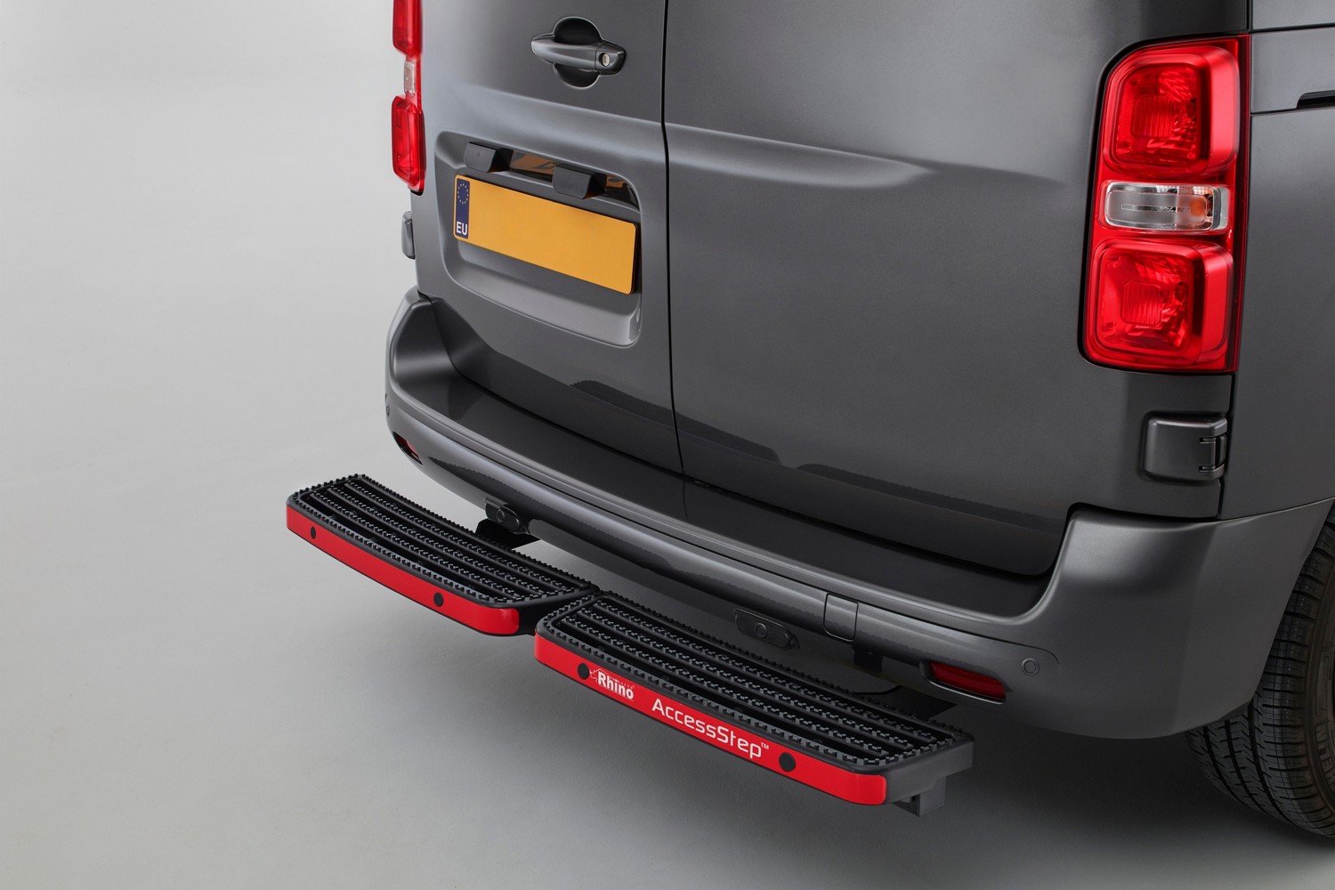 Heckstufe passend f&uuml;r Citro&euml;n Jumpy III 2016-2024 Rhino AccessStep 2 Schwarz Connect+