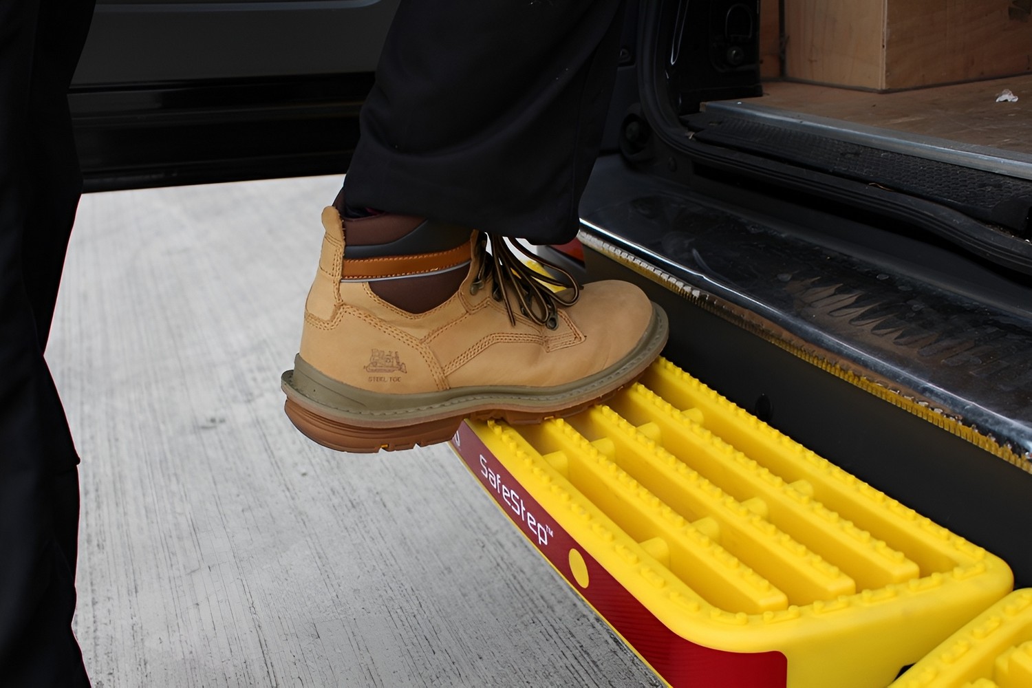 Example AccessStep 2 yellow (3) Example AccessStep 2 yellow (3)