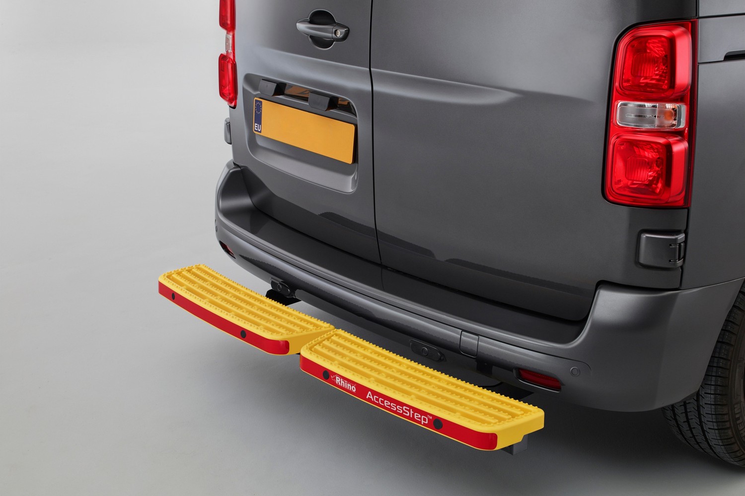 Heckstufe passend f&uuml;r Citro&euml;n Jumpy III 2016-2024 Rhino AccessStep 2 Gelb Connect+