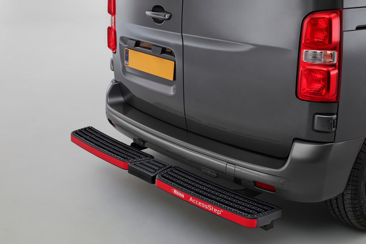 Heckstufe passend für Opel Vivaro B 2014-2019 Rhino AccessStep 3 Schwarz Heckstufe passend für Opel Vivaro B 2014-2019 Rhino AccessStep 3 Schwarz