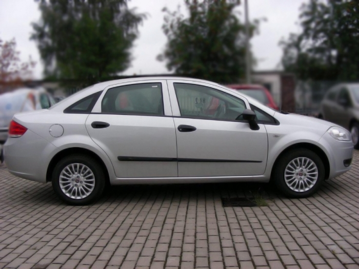 Stootstrips geschikt voor Fiat Linea 2007-heden 4-deurs sedan set zijportieren
