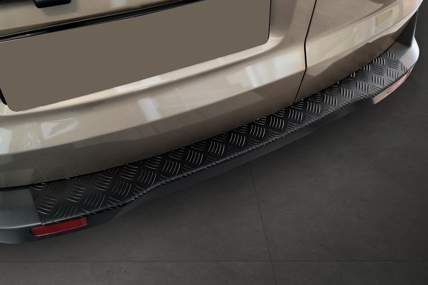 Bumperbeschermer geschikt voor Ford Tourneo Courier 2014-2023 aluminium traanplaat mat zwart