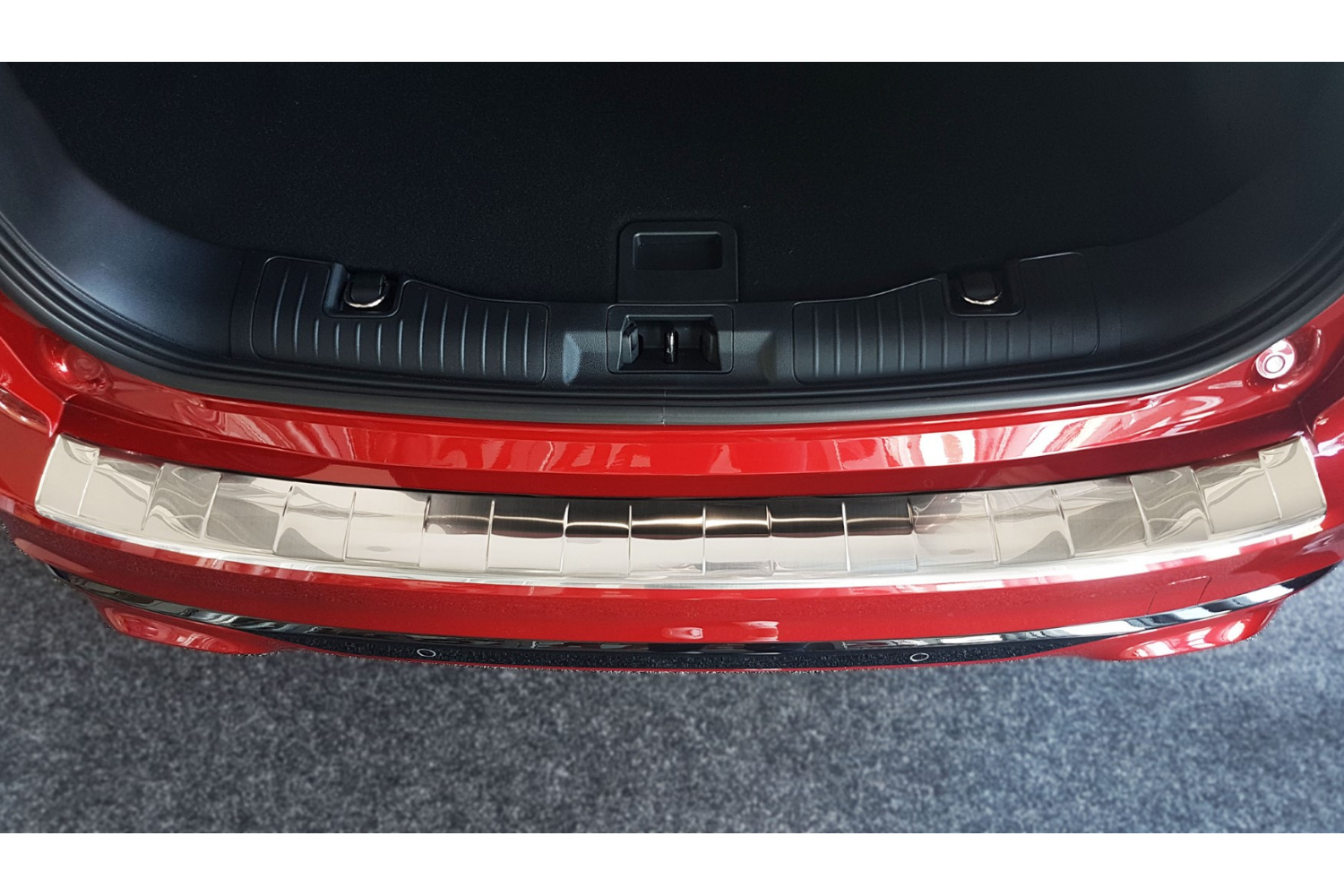 Protection de seuil de coffre Ford Kuga III 2019-présent acier inox brossé