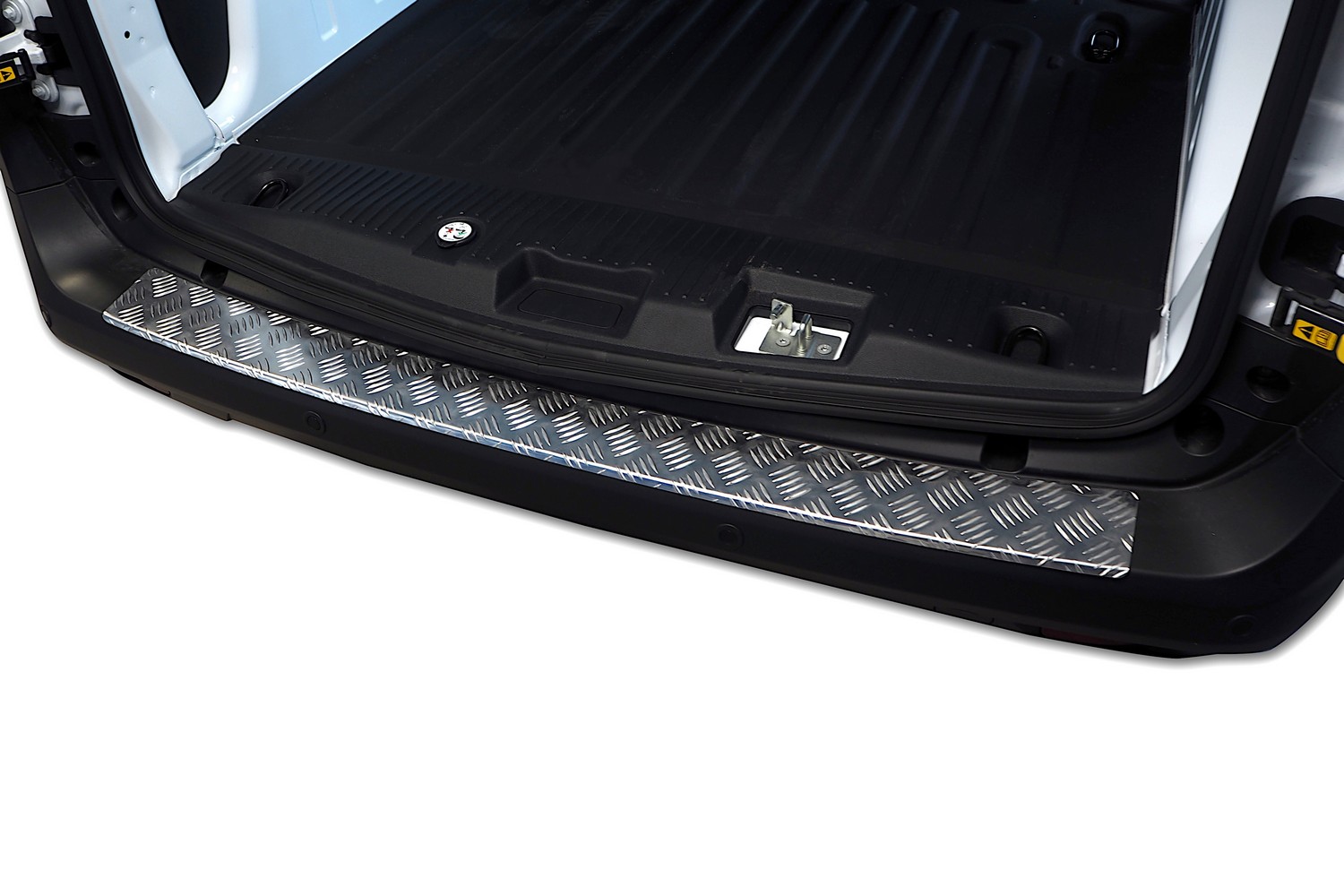 Rear bumper protector suitable for Ford Transit & Tourneo Courier II 2023-present aluminium diamond plate