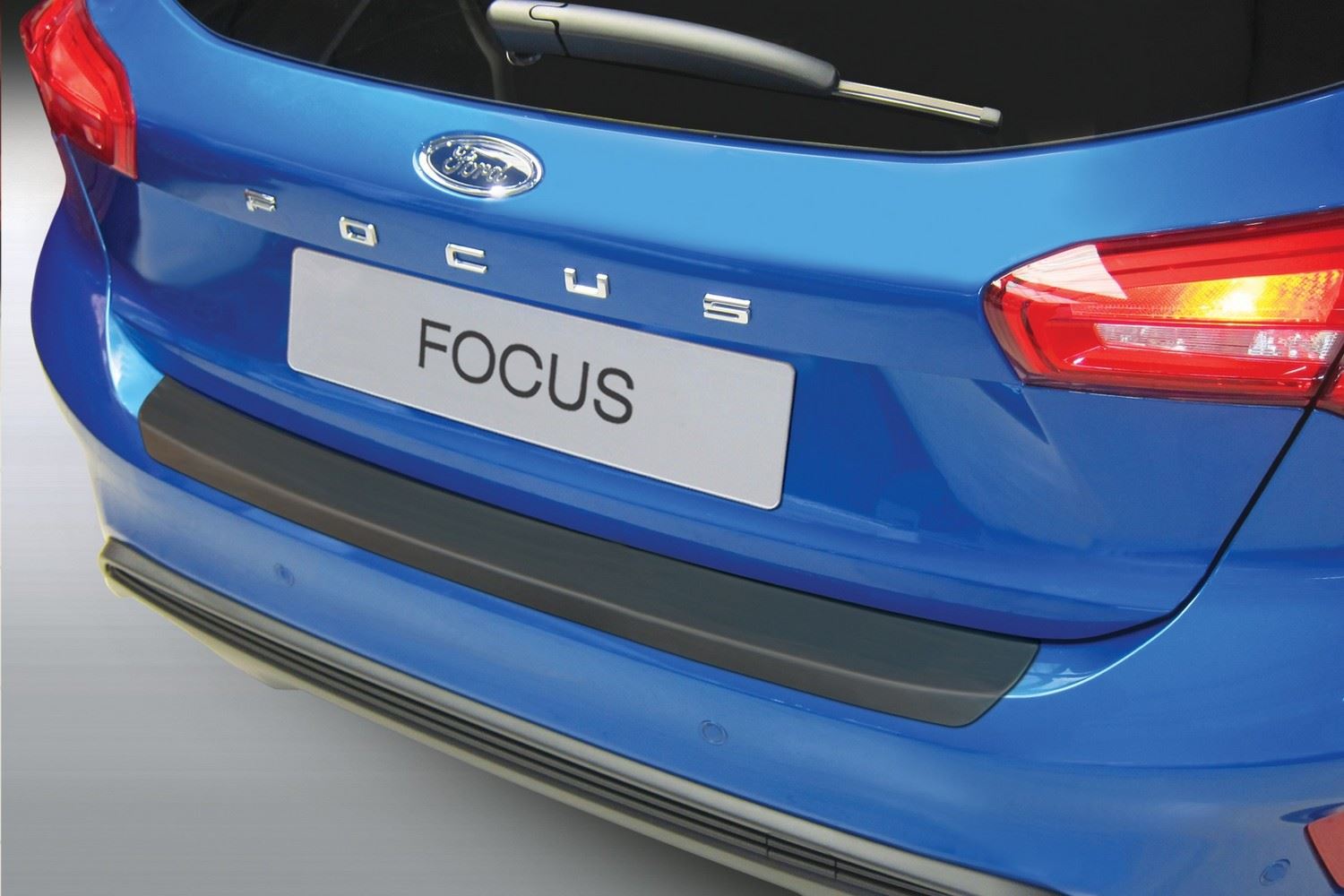 Protection de seuil de coffre Ford Focus IV 2018-présent 5 portes bicorps ABS - noir mat