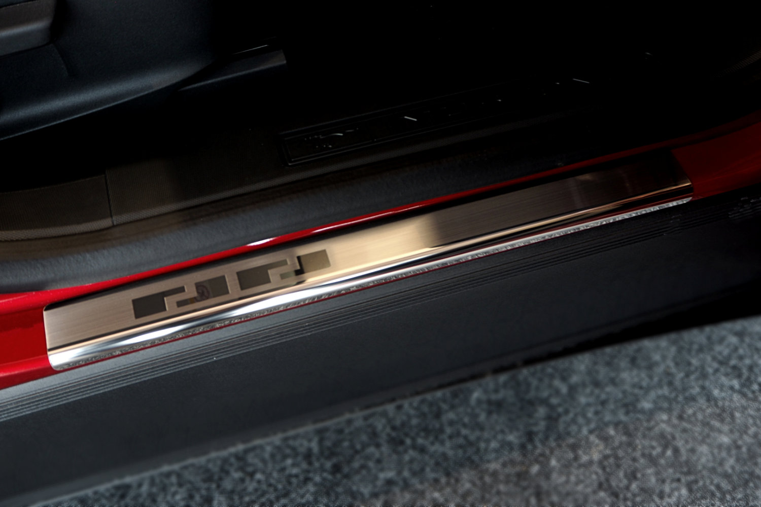 Seuils de portes convient à Ford Mustang Mach-E 2020-présent acier inox brossé