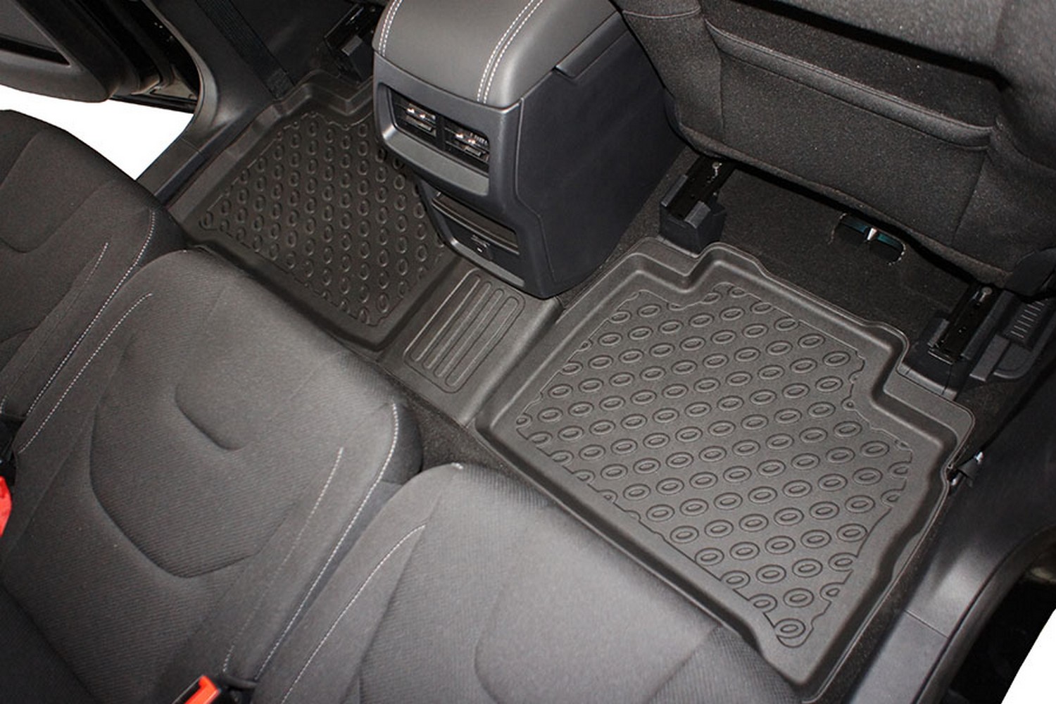 Car mats suitable for Ford S-Max II 2015-2023 Cool Liner PE/TPE rubber (FOR1SMFM-C) (4) Car mats suitable for Ford S-Max II 2015-2023 Cool Liner PE/TPE rubber (FOR1SMFM-C) (4)