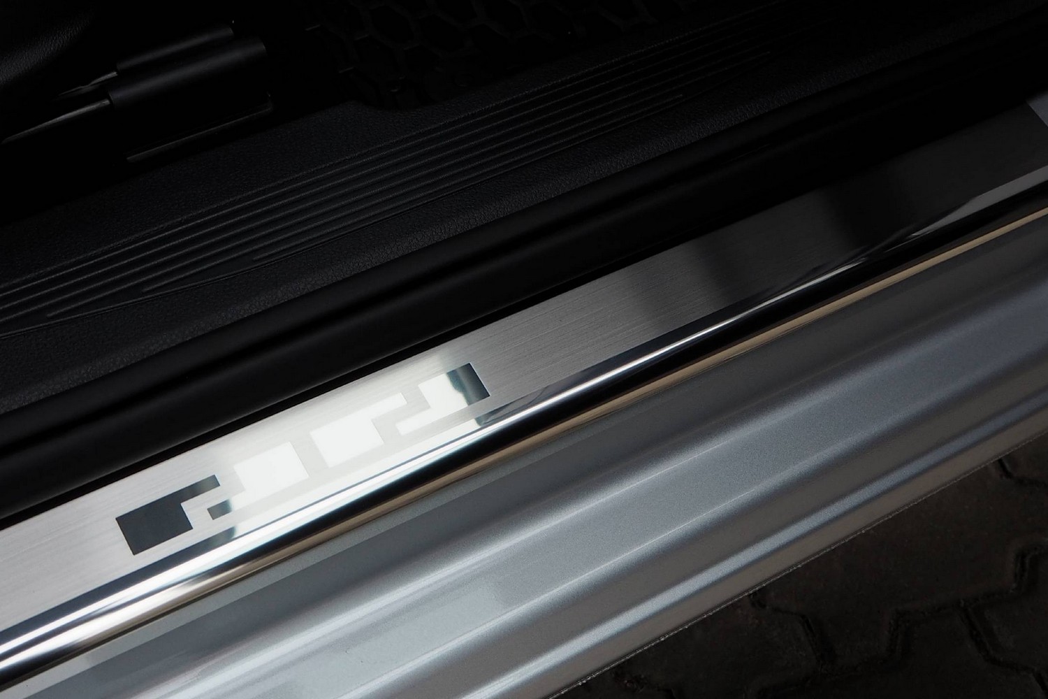 Door sill plates suitable for Ford Tourneo Connect III 2022-present stainless steel brushed