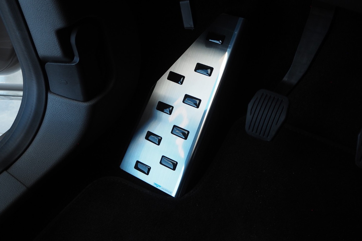 Voetsteunafdekking geschikt voor Ford Tourneo Connect II 2013-2018 RVS geborsteld