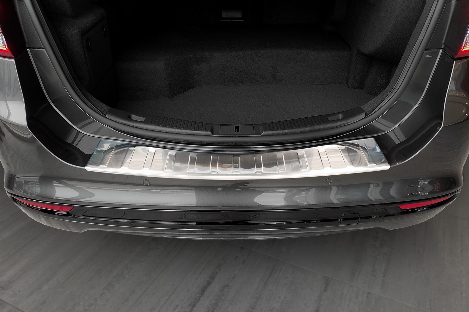 Protection de seuil de coffre Ford Mondeo V 2014-2022 5 portes bicorps acier inox brossé