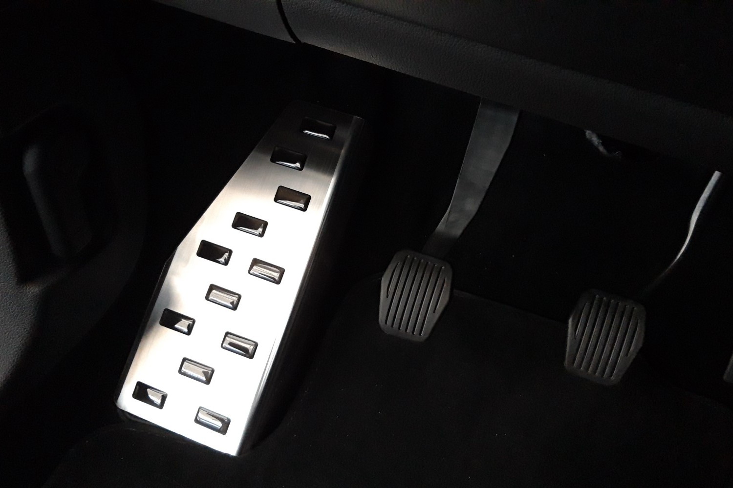 Fußstützenabdeckung passend für Ford Kuga II 2012-2019 Edelstahl gebürstet