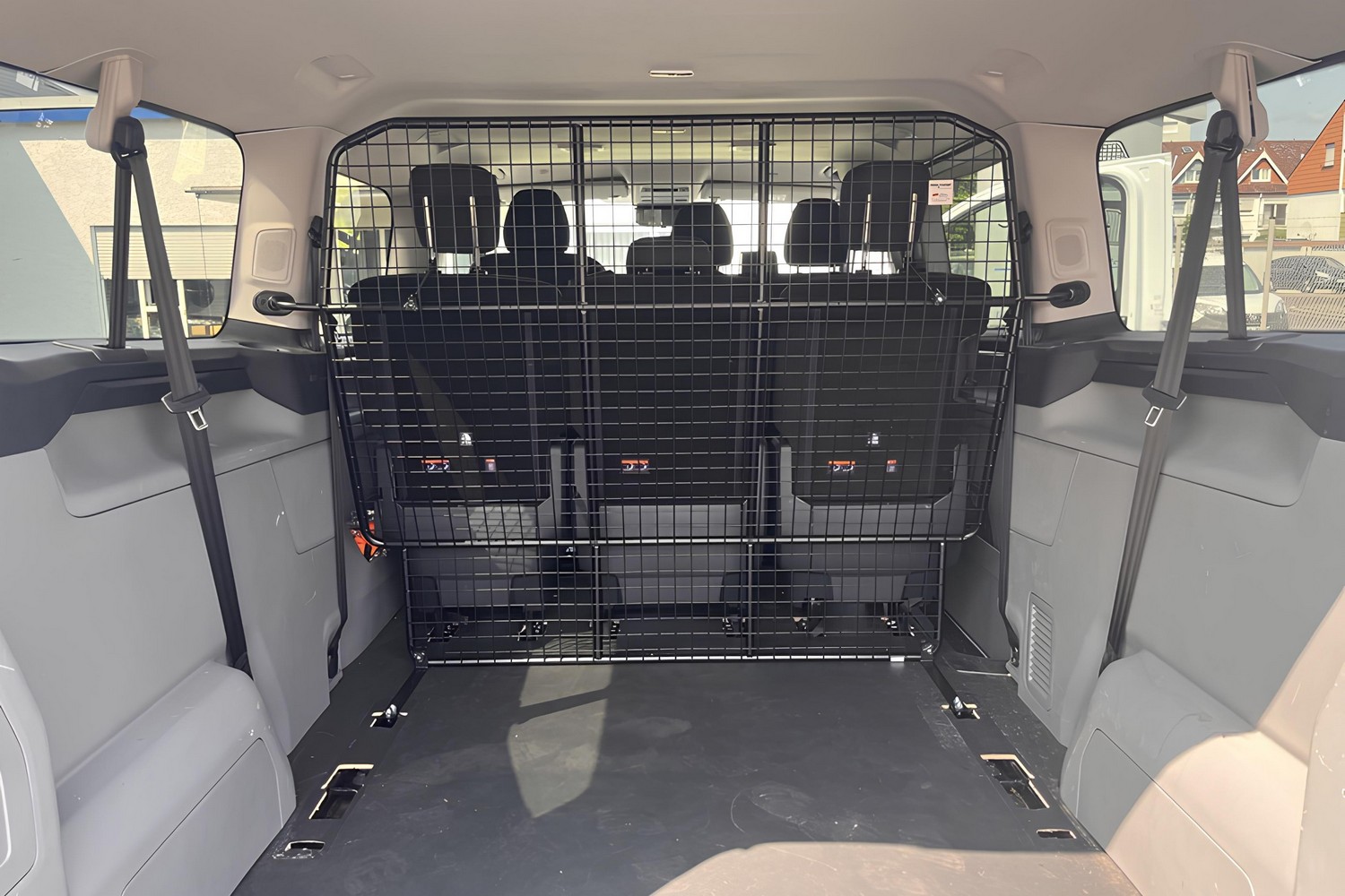Grille pour chien convient &agrave; Ford Transit Custom II 2023-pr&eacute;sent Kleinmetall Masterline