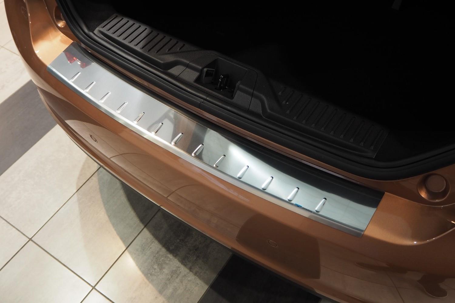 Protection de seuil de coffre Ford Fiesta VII 2017-présent 5 portes bicorps acier inox brillant