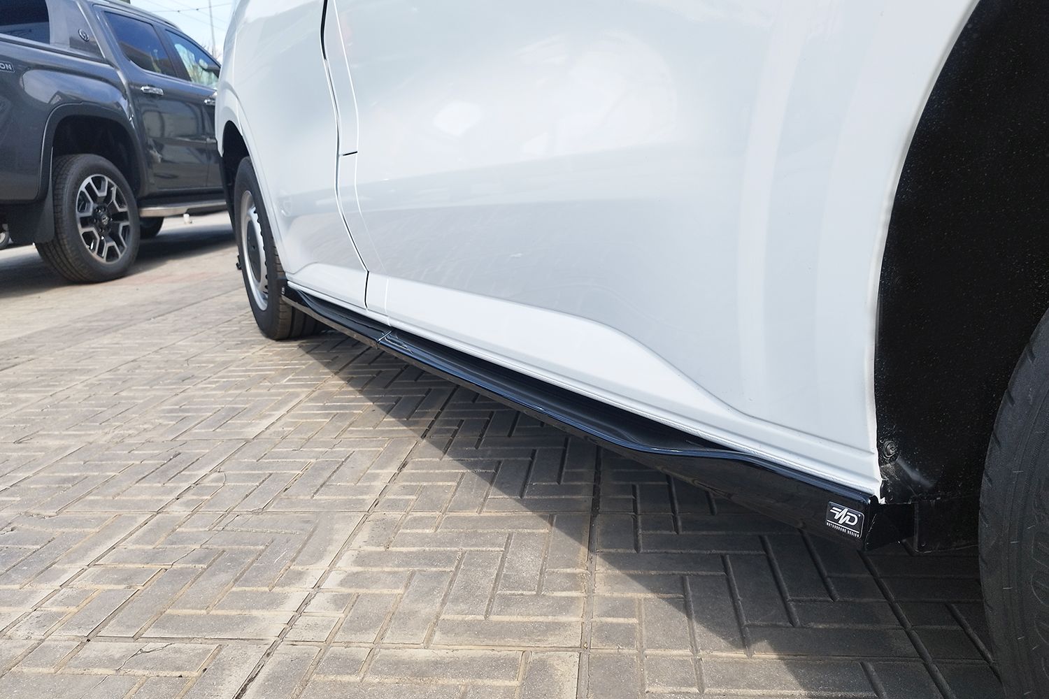 Minigonne laterali adatte per Ford Transit Custom II 2023-oggi Minigonne laterali adatte per Ford Transit Custom II 2023-oggi