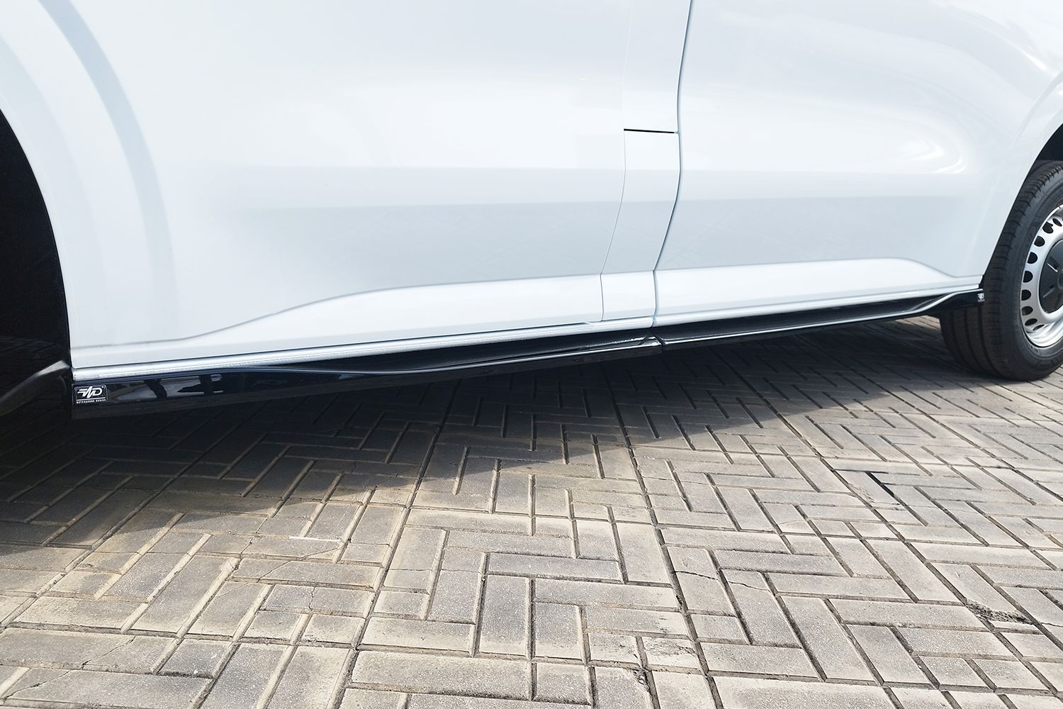 Side skirts suitable for Ford Transit Custom II 2023-present - painted (3) Side skirts suitable for Ford Transit Custom II 2023-present - painted (3)