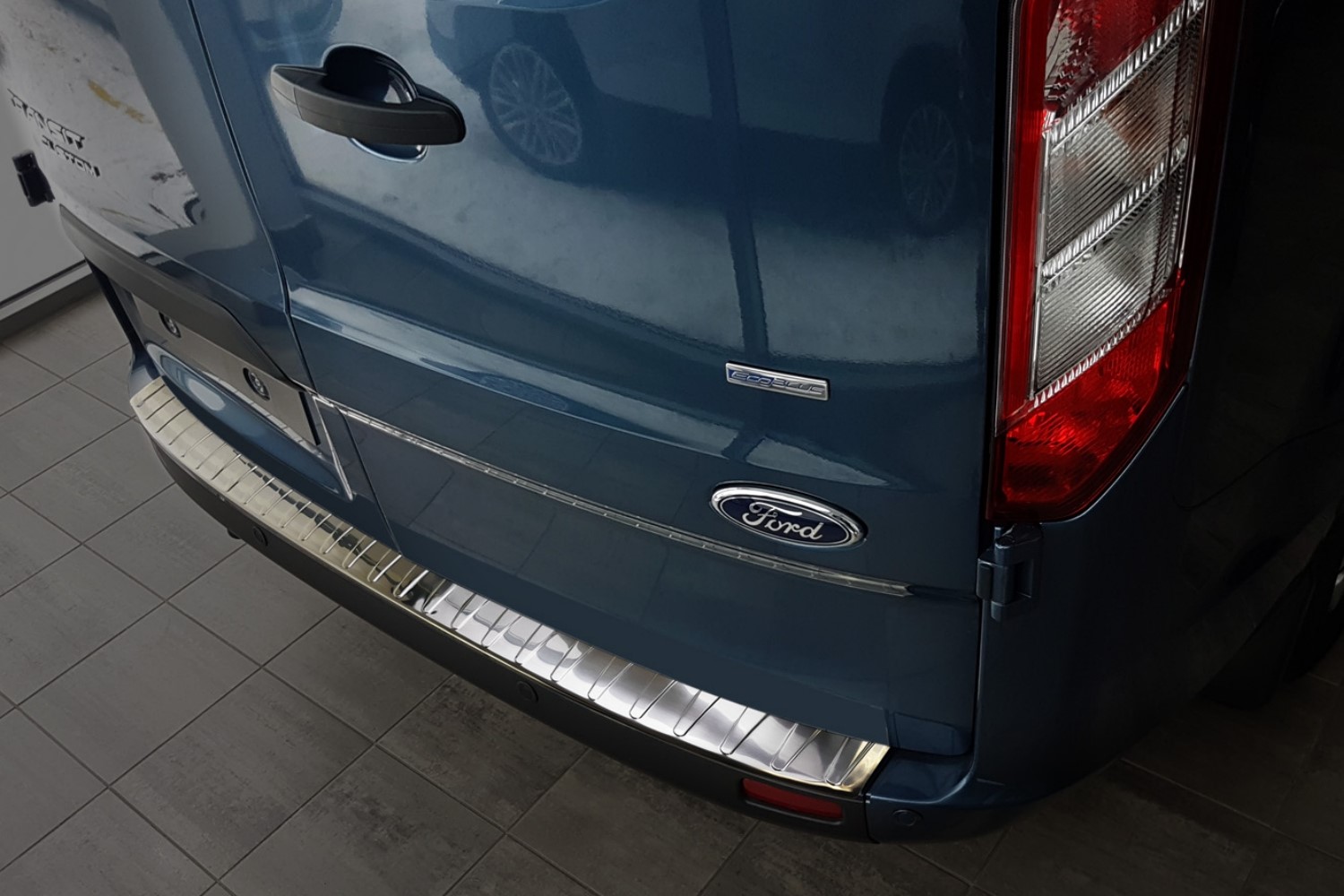 Protection de seuil de coffre Ford Transit & Tourneo Custom 2012-2022 acier inox brossé