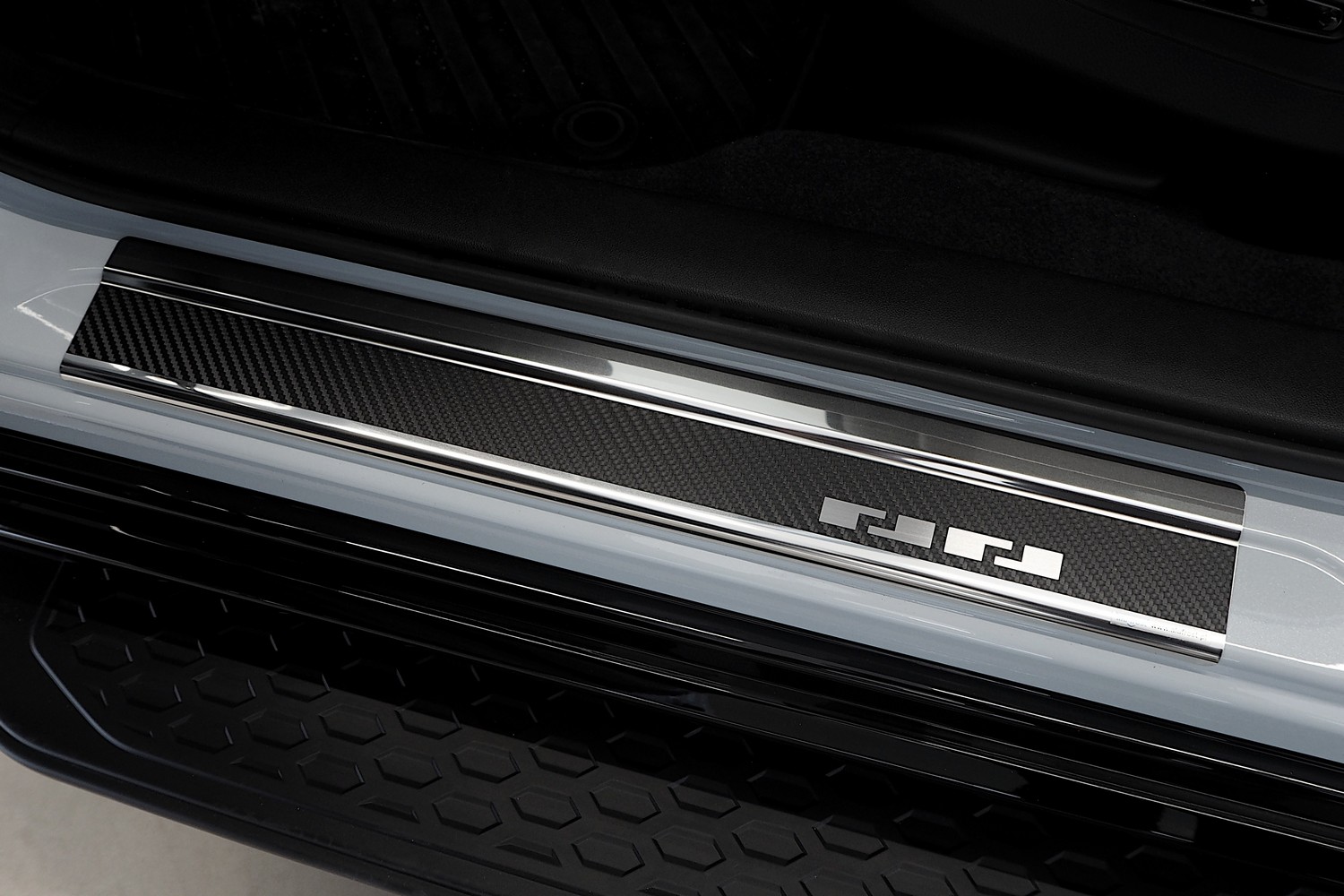 Seuils de portes Honda ZR-V (RZ) 2023-présent acier inox - feuille de carbone