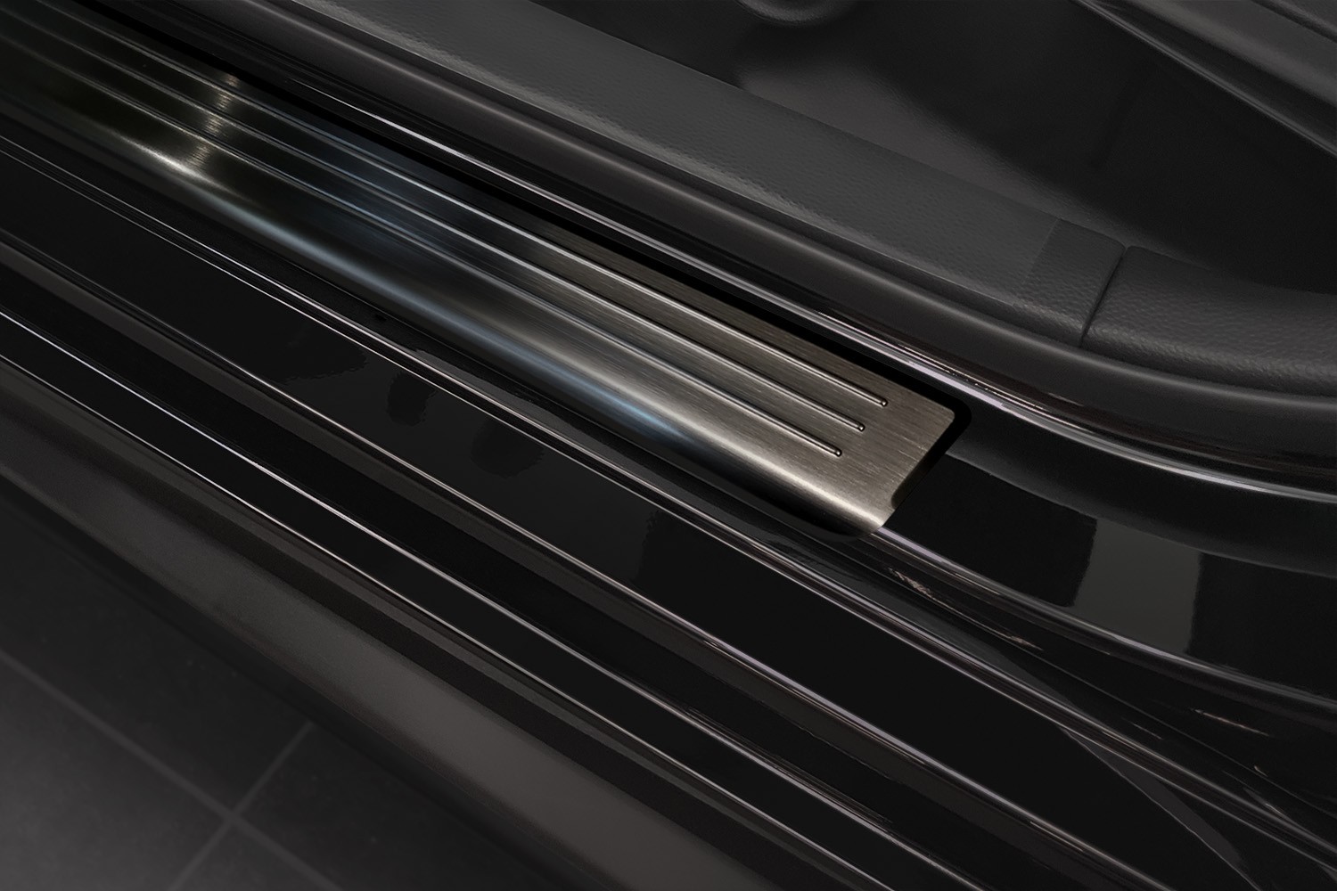 Seuils de portes convient à Honda Civic XI 2021-présent 5 portes bicorps acier inox brossé anthracite 4 pièces