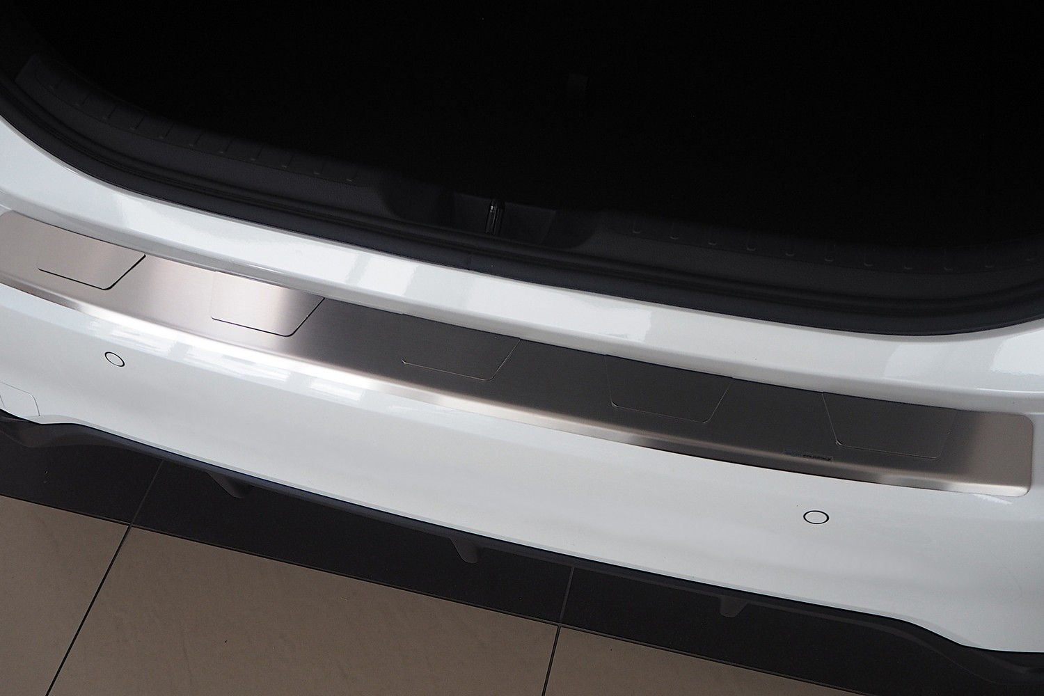 Protection de seuil de coffre convient à Honda Civic XI 2021-présent 5 portes bicorps acier inox brossé